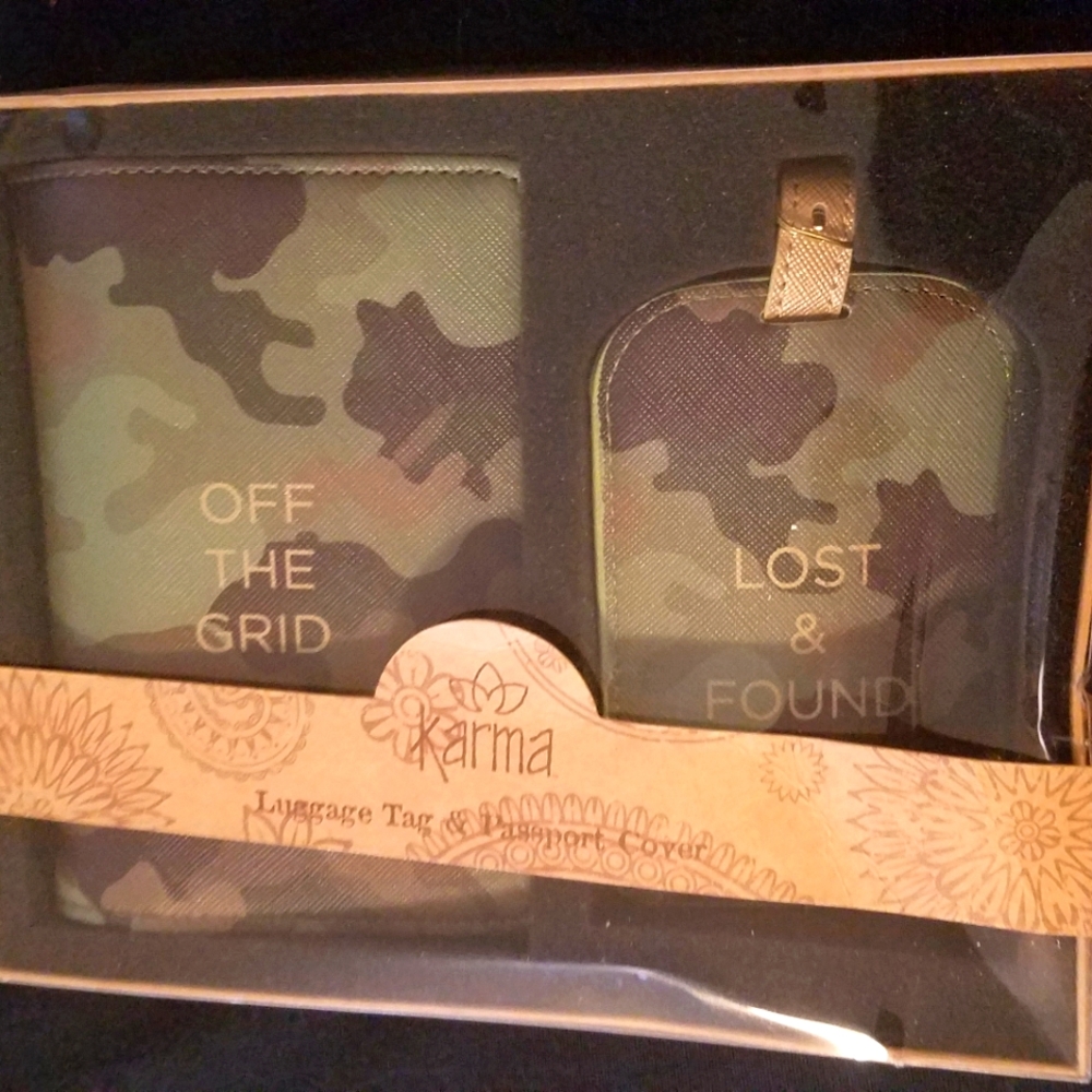 New in box luggage tag and passport cover